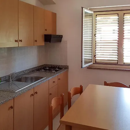 Beautiful In With Swimming Pool Apartamento Ricadi